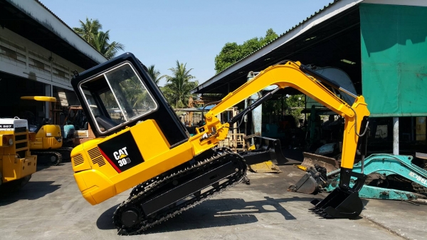 ขาย รถขุด MITSUBISHI รุ่น MM30B มือสองญี่ปุ่น แทรกเหล็ก สลักบูท เอวแน่น 100\% พร้อม หัวเก๋ง ระบบดีไว พร้อมใช้งาน ทำสี CAT เพื่อความสวยงามเท่านั้น มือถือ/LINE ID : 0818753444