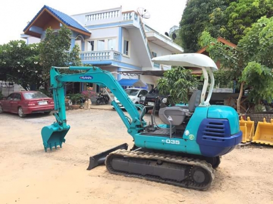 ขายรถแบ๊คโฮ เก่านอกญี่ปุ่น  ยี่ห้อ : KUBOTA แบบ : K-035 (เทียบเท่าขนาดPC35) รถเก่านอกแท้ มีเอกสารใบอินวอย ไม่เคยใช้งานในไทย100\%  ราคาต่อรองได้นะค่ะ  สนใจติดต่อ : 099-907-9273 กิ๊ฟ กมลชนก
