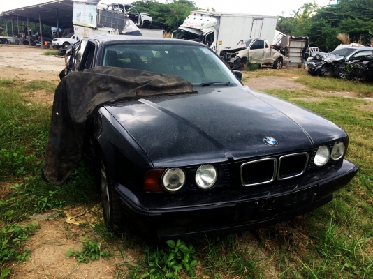 ขายรถอุบัติเหตุ ซ่อมได้พร้อมเล่ม BMW525 ขายรถอุบัติเหตุ ซ่อมได้พร้อมเล่ม BMW525