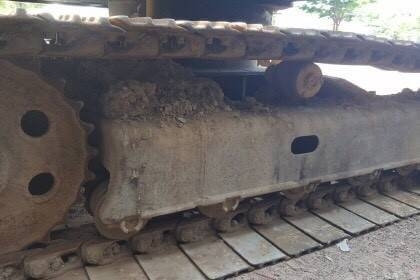 ขาย 245,000 แบคโฮ KOMATSU 10 HT รุ่น 2 มีไลน์หัวเจาะ เรียบร้อย เครื่องแน่น ปั้มดี เอวไม่หลวม ช่วงล่างเต็ม เอกสารใบซื้อขาย  รถอยู่ จ.อุดรธานี  โทร&amp;ไอดีไลน์ 0610710295