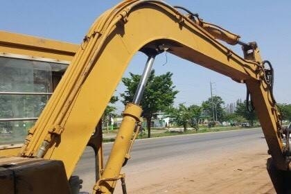 ขาย 245,000 แบคโฮ KOMATSU 10 HT รุ่น 2 มีไลน์หัวเจาะ เรียบร้อย เครื่องแน่น ปั้มดี เอวไม่หลวม ช่วงล่างเต็ม เอกสารใบซื้อขาย  รถอยู่ จ.อุดรธานี  โทร&amp;ไอดีไลน์ 0610710295