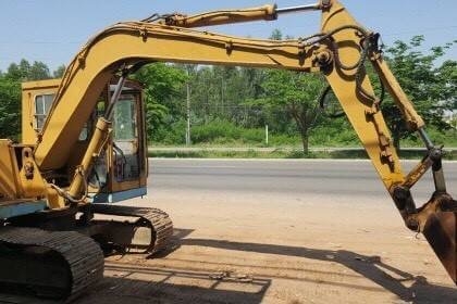 ขาย 245,000 แบคโฮ KOMATSU 10 HT รุ่น 2 มีไลน์หัวเจาะ เรียบร้อย เครื่องแน่น ปั้มดี เอวไม่หลวม ช่วงล่างเต็ม เอกสารใบซื้อขาย  รถอยู่ จ.อุดรธานี  โทร&amp;ไอดีไลน์ 0610710295