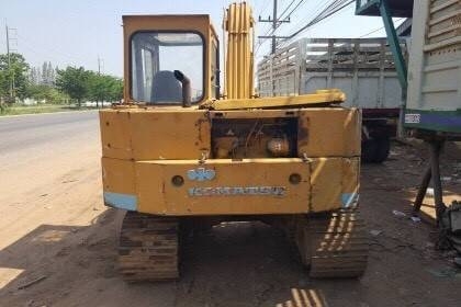 ขาย 245,000 แบคโฮ KOMATSU 10 HT รุ่น 2 มีไลน์หัวเจาะ เรียบร้อย เครื่องแน่น ปั้มดี เอวไม่หลวม ช่วงล่างเต็ม เอกสารใบซื้อขาย  รถอยู่ จ.อุดรธานี  โทร&amp;ไอดีไลน์ 0610710295