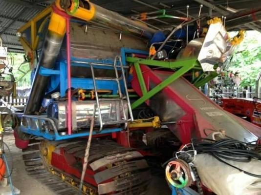 ขาย 650,000  รถเกี่ยว  (ท่าเสาพัฒนา) เครื่อง Jo8C Turbo ปั้มไดกิ้น 22 ตัวเดิน 12HT 43 ข้อ 9 ลูก  ลูกตี 22" ตู้ 6 ฟุต ปาก 2.9 เมตร  โซ่ใหม่ 1 คู่  ช่วงล่างเต็ม    รถอยู่ จ.อุบลราชธานี โทร&amp;ไอดีไลน์ 0815909917