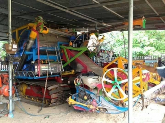 ขาย 650,000  รถเกี่ยว  (ท่าเสาพัฒนา) เครื่อง Jo8C Turbo ปั้มไดกิ้น 22 ตัวเดิน 12HT 43 ข้อ 9 ลูก  ลูกตี 22" ตู้ 6 ฟุต ปาก 2.9 เมตร  โซ่ใหม่ 1 คู่  ช่วงล่างเต็ม    รถอยู่ จ.อุบลราชธานี โทร&amp;ไอดีไลน์ 0815909917