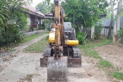 ขาย 195,000 รถแบคโฮเล็ก KOMATSU PC20-5 เครื่องดี ปั้มดี ช่วงล่างแน่น รถใช้งานอยู่ครับ เอกสารใบซื้อขาย  รถอยู่ จ.อุดรธานี  โทร&amp;ไอดีไลน์ 0610710295
