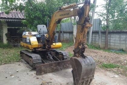 ขาย 195,000 รถแบคโฮเล็ก KOMATSU PC20-5 เครื่องดี ปั้มดี ช่วงล่างแน่น รถใช้งานอยู่ครับ เอกสารใบซื้อขาย  รถอยู่ จ.อุดรธานี  โทร&amp;ไอดีไลน์ 0610710295
