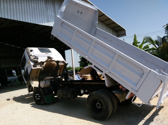 ขายหกล้อดั้มเอฟชี4เจปี40เครื่อง140แรงรถสวยพร้อมใช้0616892888