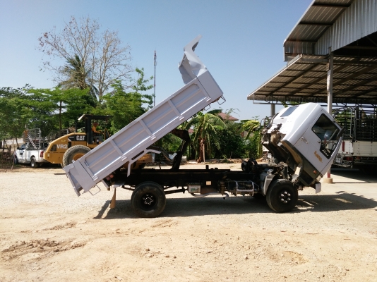 ขายหกล้อดั้มเอฟชี4เจปี40เครื่อง140แรงรถสวยพร้อมใช้0616892888