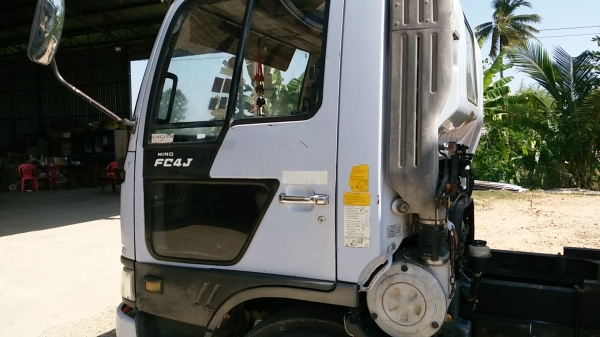 ขายหกล้อดั้มเอฟชี4เจปี40เครื่อง140แรงรถสวยพร้อมใช้0616892888