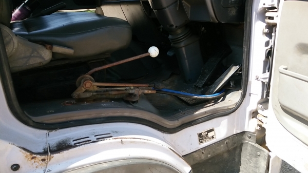 ขายหกล้อดั้มเอฟชี4เจปี40เครื่อง140แรงรถสวยพร้อมใช้0616892888