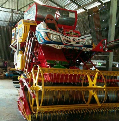 ขายรถเกี่ยวข้าว เกษตรพัฒนาเจ้าช้างไวไฟปี54 เครื่อง6M61 24V 225เทอร์โบว์