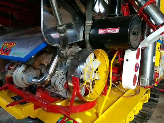 ขายรถเกี่ยวข้าว เกษตรพัฒนาเจ้าช้างไวไฟปี54 เครื่อง6M61 24V 225เทอร์โบว์