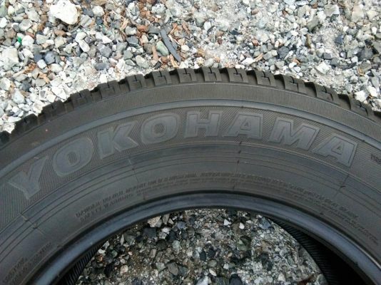 ขายYOKOHAMA 265/65R17 ยางสัปดาห์ที่40ปี15 ดอกยางเต็มไม่แตกลายไม่ร้าวไม่กินข้างไม่มีปะ สวยๆ จำนวน 1 ชุด ขายYOKOHAMA 265/65R17 ยางสัปดาห์ที่40ปี15 ดอกยางเต็มไม่แตกลายไม่ร้าวไม่กินข้างไม่มีปะ สวยๆ จำนวน 1 ชุด