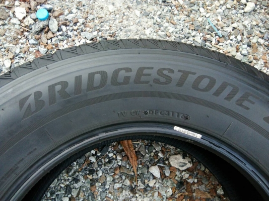 ขายยาง บริดสโตน อีโคเปีย255/65R17 ยางสัปดาห์ที่31ปี16 ดอกยางหนาสวยสดไม่แตกลายไม่ร้าวไม่กินข้างไม่มีปะ จำนวน 1 ชุด ขายยาง บริดสโตน อีโคเปีย255/65R17 ยางสัปดาห์ที่31ปี16 ดอกยางหนาสวยสดไม่แตกลายไม่ร้าวไม่กินข้างไม่มีปะ จำนวน 1 ชุด