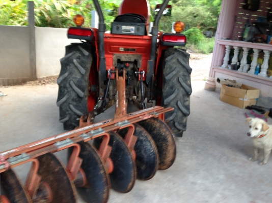 รถไถ 36 แรงปี  53 อุปกร 3 อย่าง   ซ. ม  2000   นิด ฯฯ มือเดียวป้ายแดง  ราคาเบาฯฯ  285000   บาท  วันทูคอล 098 668-3479 dtac 094 283-9369 สิทธิ์ คัล