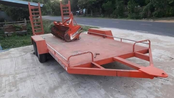 ขาย 36,000บาท เทนเลอร์ลาก รถเกี่ยวคูโบต้า 95-แบคโครPc40.  สภาพใหม่ ยาว5x2เมตร รับน้ำหนักได้4ตัน