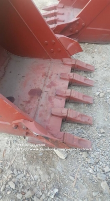 สินค้าใหม่ ประกอบนอกBUCKET บุ๊งกี๋สำหรับรถขุดไซค์ 100,110,120  สลัก 65 มิล/ แบบมีปีกข้าง เสริมบ่าบุ๊งกี๋ / 5 ฟัน / ปากกว้าง: 36 นิ้ว / ราคาเพียง(ใบละ) 33,000 บาท สนใจรีบติดต่อ 0819337688