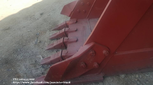 สินค้าใหม่ ประกอบนอกBUCKET บุ๊งกี๋สำหรับรถขุดไซค์ 100,110,120  สลัก 65 มิล/ แบบมีปีกข้าง เสริมบ่าบุ๊งกี๋ / 5 ฟัน / ปากกว้าง: 36 นิ้ว / ราคาเพียง(ใบละ) 33,000 บาท สนใจรีบติดต่อ 0819337688