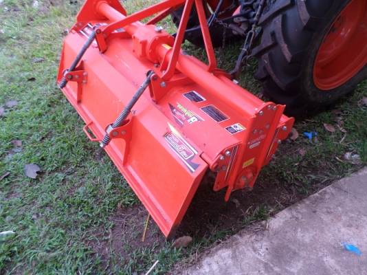 ขายโลตาลี่ตราช้างแท้ รุ่นKUBOTA L3608 สภาพเดิมๆน๊อตไม่เคยถอดมีอยู่2ตัว ใครกำลังหาอยู่ด่วนๆเลยครับ ขายราคา39,000บาท สนใจสอบถามได้ครับ 080-1696651