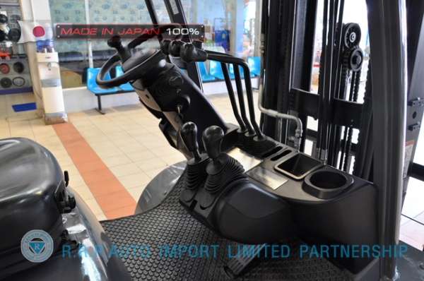 รถโฟล์คลิฟท์พร้อมขาย TOYOTA รุ่น 8FD25-31964 นำเข้าจากประเทศญี่ปุ่น 100\% ไม่เคยใช้งานในไทย