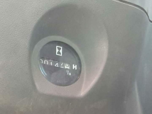 ขายHITACHI  EX200-5E  มาใหม่  เก่าญี่ปุ่นแท้  สภาพสวย    ใช้งานมาแค่  1,XXX  ชั่วโมง  ลองระบบกันได้ทุกวัน  โทร  089-3818694  ดวงนภา