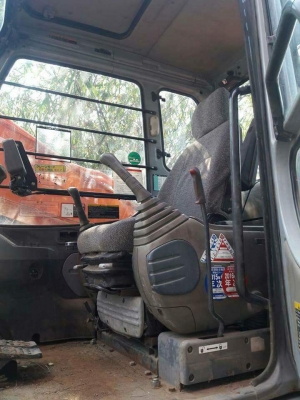 ขายHITACHI  EX200-5E  มาใหม่  เก่าญี่ปุ่นแท้  สภาพสวย    ใช้งานมาแค่  1,XXX  ชั่วโมง  ลองระบบกันได้ทุกวัน  โทร  089-3818694  ดวงนภา