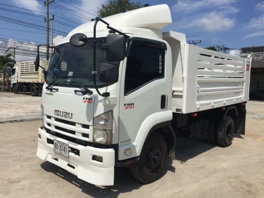 ขายรถบรรทุกดั้ม 6 ล้อ ISUZU FRR 210 ปี 56 ขายรถบรรทุกดั้ม 6 ล้อ ISUZU FRR 210 ปี 56