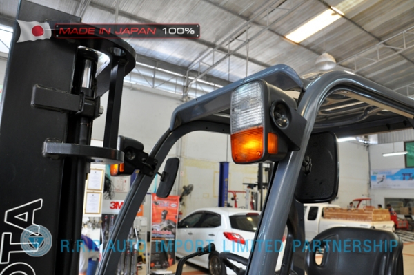 ขายรถโฟล์คลิฟท์มือสอง TOYOTA รุ่น 8FG15-15156 นำเข้าจากประเทศญี่ปุ่น 100\% ไม่เคยใช้งานในไทย