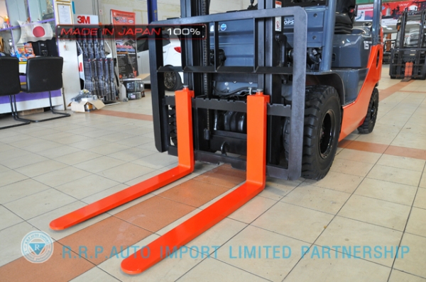 ขายรถโฟล์คลิฟท์มือสอง TOYOTA รุ่น 8FG15-15156 นำเข้าจากประเทศญี่ปุ่น 100\% ไม่เคยใช้งานในไทย