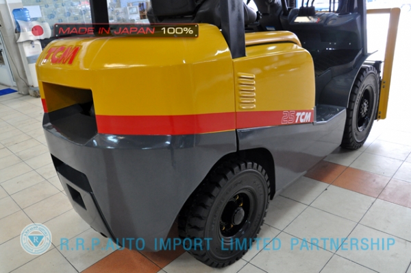 ขายรถโฟล์คลิฟท์มือสอง TCM รุ่น FHD25T3-2S500255 นำเข้าจากประเทศญี่ปุ่น 100\% ไม่เคยใช้งานในประเทศไทย