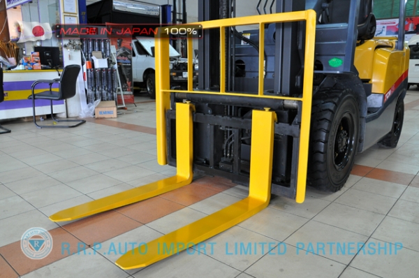 ขายรถโฟล์คลิฟท์มือสอง TCM รุ่น FHD25T3-2S500255 นำเข้าจากประเทศญี่ปุ่น 100\% ไม่เคยใช้งานในประเทศไทย