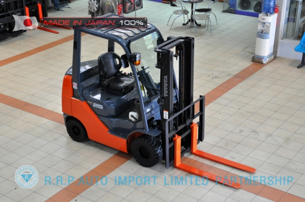 รถโฟล์คลิฟท์พร้อมขาย TOYOTA รุ่น 8FD25-10278 นำเข้าจากประเทศญี่ปุ่น 100\% ไม่เคยใช้งานในไทย