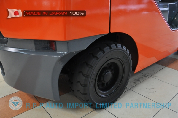 รถโฟล์คลิฟท์พร้อมขาย TOYOTA รุ่น 8FD25-10278 นำเข้าจากประเทศญี่ปุ่น 100\% ไม่เคยใช้งานในไทย