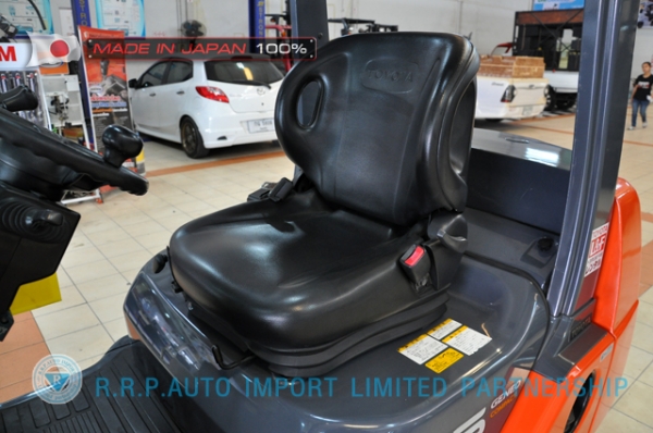 รถโฟล์คลิฟท์พร้อมขาย TOYOTA รุ่น 8FD25-10278 นำเข้าจากประเทศญี่ปุ่น 100\% ไม่เคยใช้งานในไทย