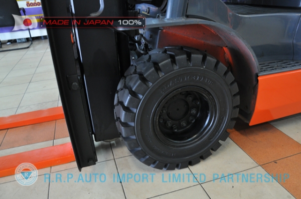 รถโฟล์คลิฟท์พร้อมขาย TOYOTA รุ่น 8FD25-10278 นำเข้าจากประเทศญี่ปุ่น 100\% ไม่เคยใช้งานในไทย