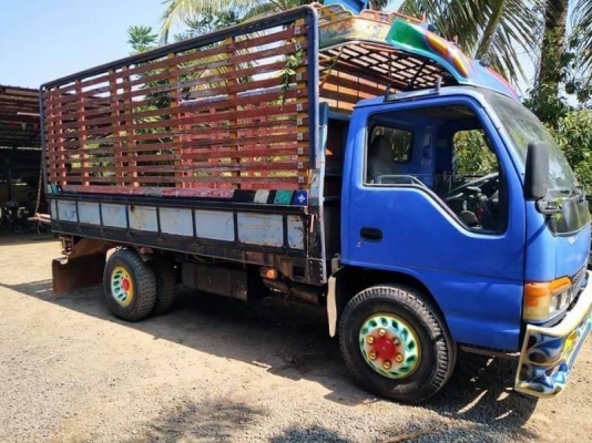 ISUZU NPR66L 355,000 บาท ยาว 4.3 เมตร เครื่อง 4HF1-120 แรง (ฟิตใหม่ เปลียนปอก -แหวน) F หน้า -Fหลัง หัวบาง ยางดี คัสชีสวย พวงมาลัยเพาเวอร์ เอกสารเล่มทะเบียน   รถอยู่ จ.บุรีรัมย์ โทร&amp;ไอดีไลน์  0610710295