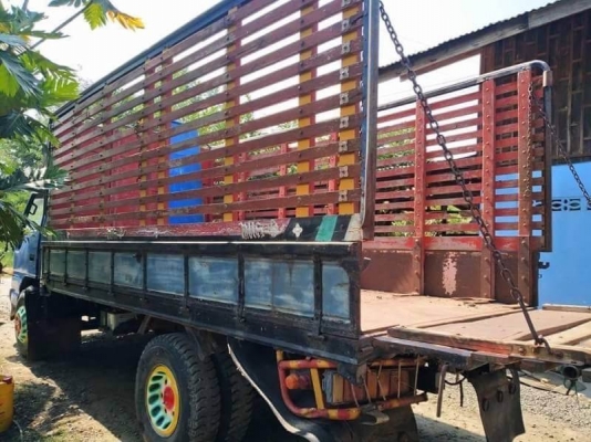 ISUZU NPR66L 355,000 บาท ยาว 4.3 เมตร เครื่อง 4HF1-120 แรง (ฟิตใหม่ เปลียนปอก -แหวน) F หน้า -Fหลัง หัวบาง ยางดี คัสชีสวย พวงมาลัยเพาเวอร์ เอกสารเล่มทะเบียน   รถอยู่ จ.บุรีรัมย์ โทร&amp;ไอดีไลน์  0610710295