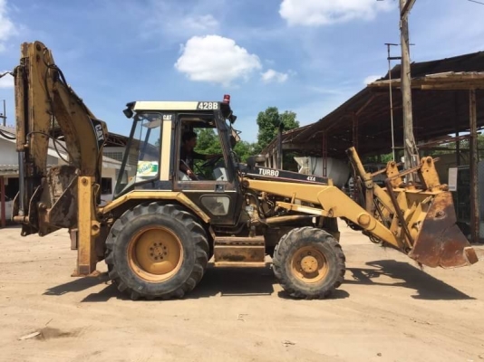 ขาย 445,000 รถตักหน้าขุดหลัง CAT 428-B ระบบขับเคลื่อน2 เพลา โฟร์วิน 4X4 สะภาพรถสวย พร้อมใช้ ปุ้งกี้ปิดเปิดได้ มีระบบใช้งานแบบรถโฟร์คลิปได้ด้วย ยางพร้อมใช้ มูมหลังสไลน์ได้ เอกสารเล่มทะเบียน   รถอยู่ กทม โทร&amp;ไอดีไลน์ 0610710295