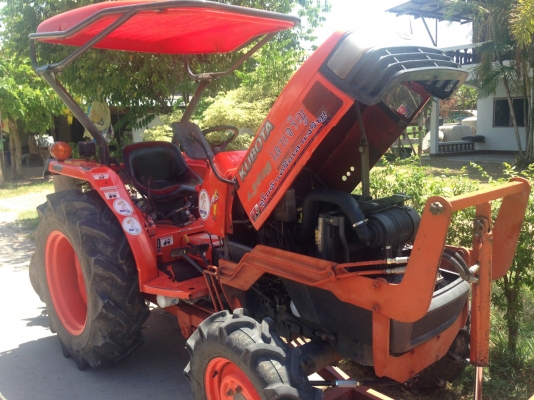 รถไถ 34 แรง เอกสารครบ   อุปกร 2 ชิ้น   ผานหน้ +ผานหลัง    พร้อมใช้ราคาเบา ฯฯฯ  160000  บาท   วันทูคอล 098 668-3479 dtac 094 283-9369 สิทธิ์ คับ