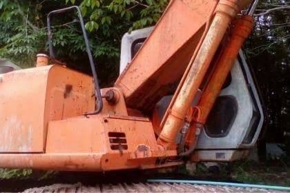 ขาย 495,000 HITACHI EX 200-3 ไฟฟ้าตัด เครื่องดี ปั้มแรง เอวแน่น ช่วงล่างเต็ม รถอยู่ จันทบุรี โทร&ไอดีไลน์ 0610710295 ขาย 495,000 HITACHI EX 200-3 ไฟฟ้าตัด เครื่องดี ปั้มแรง เอวแน่น ช่วงล่างเต็ม รถอยู่ จันทบุรี โทร&ไอดีไลน์ 0610710295