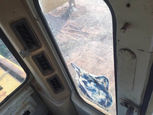 CATTERPILAR 320V1 ราคา 675,000 บาท เครื่องดี ปั้มแรง โช่หนา เอวแน่น ไฟฟ้าครบ เอกสารเล่มทะเบียน  รถอยู่ จ.นครพนม โทร&amp;ไอดีไลน์ 0610710295