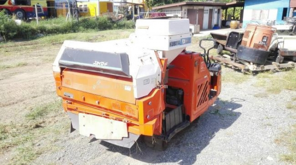 รถเกี่ยวข้าวนั่งขับ KUBOTA RX900 ราคาพิเศษ 32,000 บาท รหัสสินค้า 80904464 www.nihonmono.com