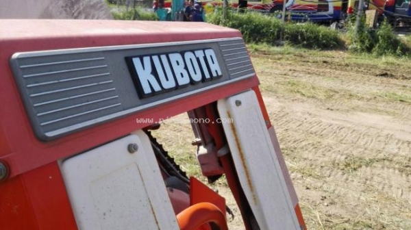 รถเกี่ยวข้าวนั่งขับ KUBOTA RX900 ราคาพิเศษ 32,000 บาท รหัสสินค้า 80904464 www.nihonmono.com