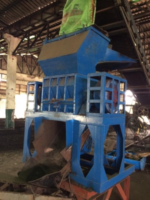 ขายเครื่องสับพลาสติก ขนาดมอเตอร์ 30 แรง ขนาดปากโม่ 27นิ้ว ขายเครื่องสับพลาสติก ขนาดมอเตอร์ 30 แรง ขนาดปากโม่ 27นิ้ว