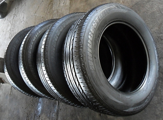 ยาง18กระบะสูง บริดสโตน ญี่ปุ่น 265-60-18ลงพื้นปี15 ดอกเกือบ1เซ็น