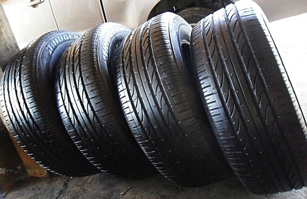 ยาง18กระบะสูง บริดสโตน ญี่ปุ่น 265-60-18ลงพื้นปี15 ดอกเกือบ1เซ็น