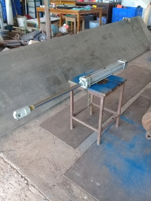 กระบอกไฮโดรลิคสภาพป้ายแดงเก่าเก็บ กระบอกไฮโดรลิคสภาพป้ายแดงเก่าเก็บ