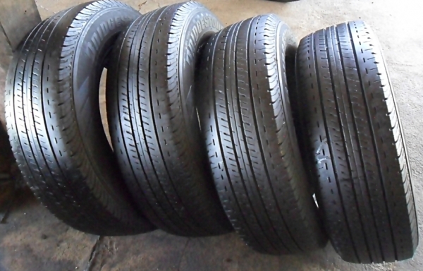 ยางกระบะ15 บริดสโตน 215-70-15ลงพื้นปี14 ดอก7มิล ยางกระบะ15 บริดสโตน 215-70-15ลงพื้นปี14 ดอก7มิล