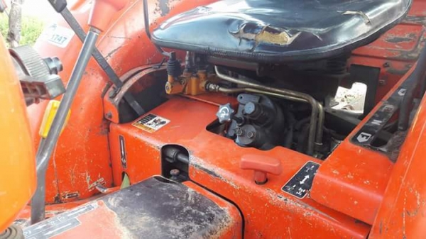 ด่วนนะ..ถึงเวลาลุยแล้ว.. ปี53.36แรง.พร้อมอุปกรณ์3อย่าง ใบดัน ผานหลัง.โรตารี่..เล่มทะเบียน..249000.โทร.0837335338-0636359242..